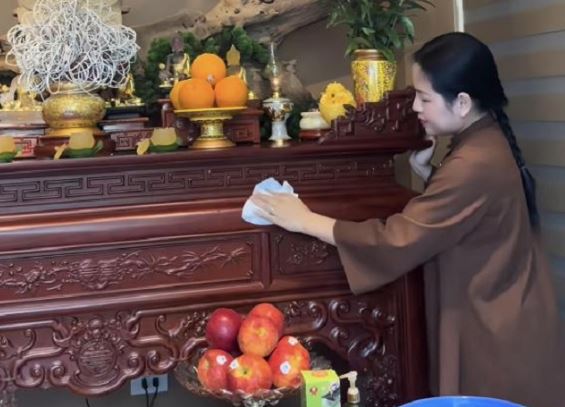 3 điều kiêng kị trên bàn thờ ngày Tết rất dễ phạm phải, gia đình nào cũng cần lưu ý