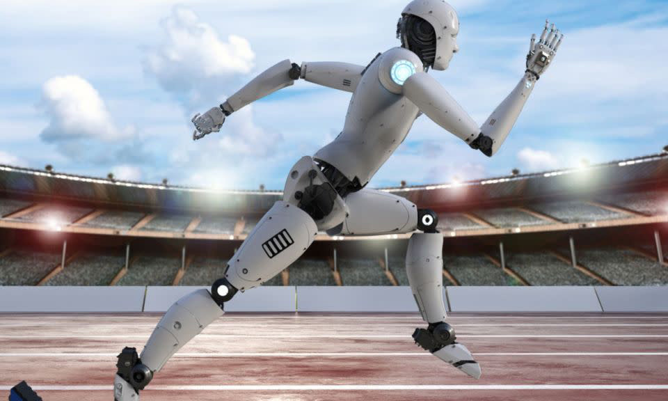 Trung Quốc tổ chức cuộc đua giữa người và Robot hình người