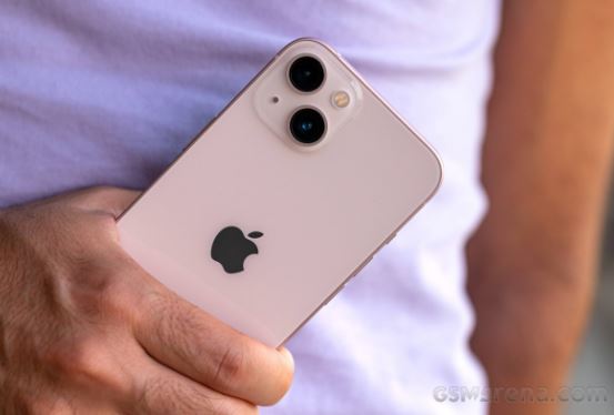 iPhone 13 xả kho kỷ lục cận Tết, rẻ như bèo ngang máy tầm trung, tính năng vẫn ngon như iPhone 16