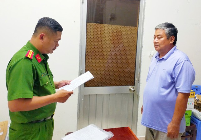 2 cựu cán bộ ngân hàng bị bắt vì nhận hối lộ