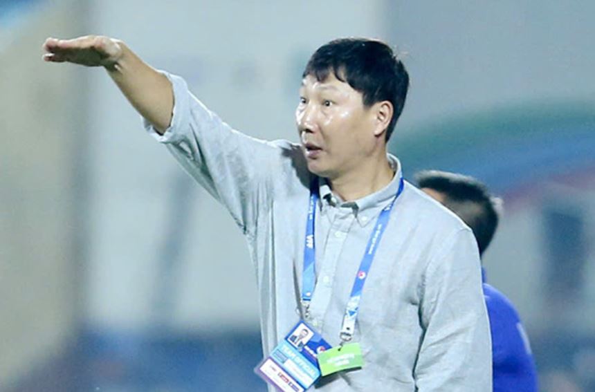 HLV Kim Sang Sik kh&#xF4;ng nu&#x1ED1;t tr&#xF4;i 1 tr&#x1EAD;n &#x111;&#x1EA5;u c&#x1EE7;a &#x110;T Vi&#x1EC7;t Nam