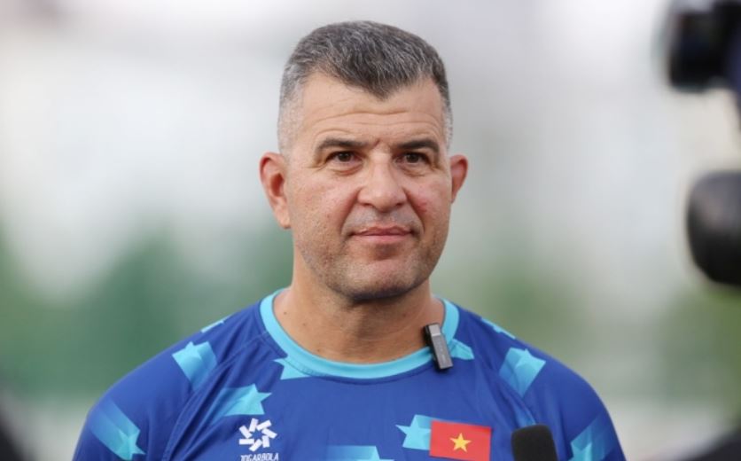 VFF b&#x1ED5; nhi&#x1EC7;m HLV m&#x1EDB;i cho &#x110;T Vi&#x1EC7;t Nam, quy&#x1EBF;t t&#xE2;m gi&#xE0;nh v&#xE9; d&#x1EF1; World Cup