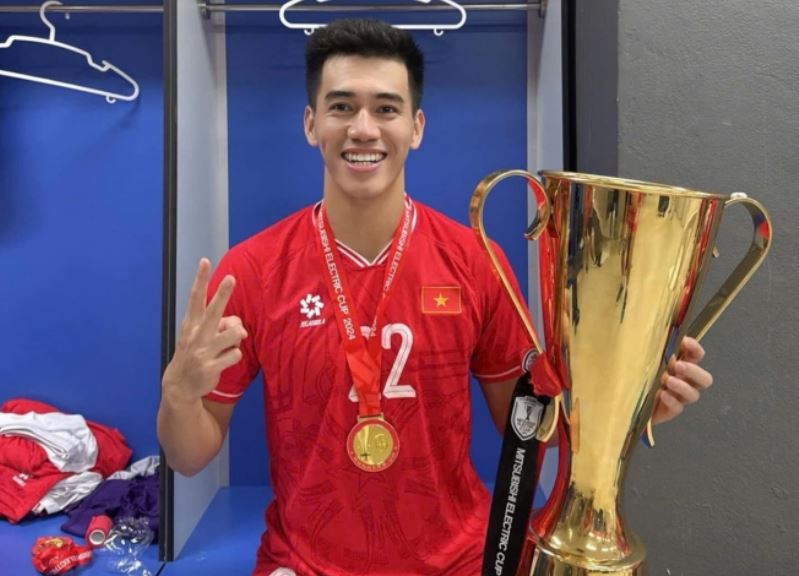 Tạo ra cơn sốt trên MXH, trụ cột ĐT Việt Nam nói điều bất ngờ với người hâm mộ