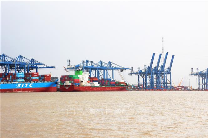 Chuyển đổi cảng xanh - Bài 1: Tạo hành lang pháp lý thuận lợi