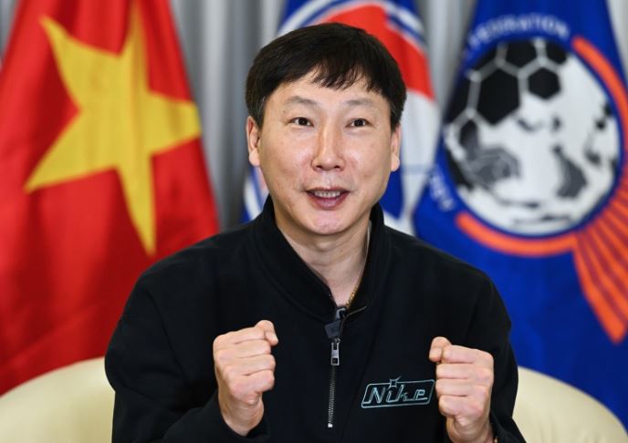 Không trở lại Hàn Quốc, HLV Kim Sang Sik có quyết định bất ngờ trong lần đầu đón Tết ở Việt Nam