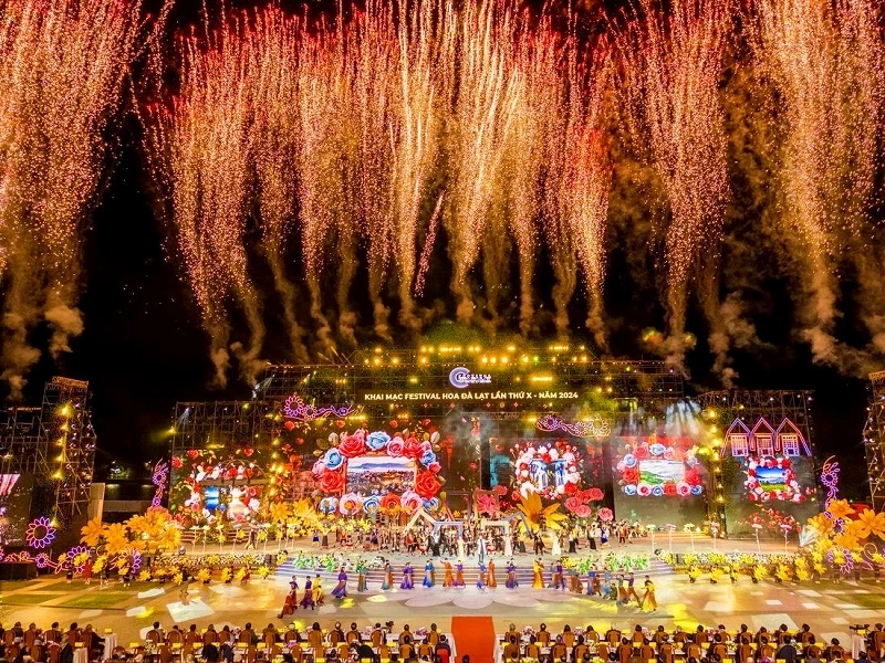 Với 10 kỳ lễ hội, Festival hoa Đà Lạt không chỉ đánh dấu chặng đường phát triển bền vững mà còn khẳng định sức hút và tầm quan trọng của sự kiện này.