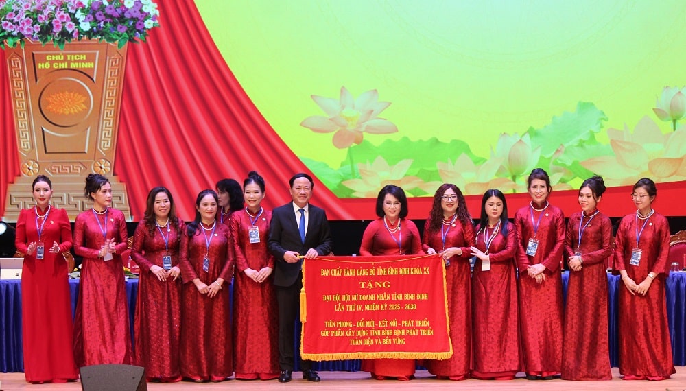 H&#x1ED9;i N&#x1EEF; doanh nh&#xE2;n B&#xEC;nh &#x110;&#x1ECB;nh: C&#x1EA7;u n&#x1ED1;i v&#x1EEF;ng ch&#x1EAF;c gi&#x1EEF;a doanh nghi&#x1EC7;p v&#x1EDB;i ch&#xED;nh quy&#x1EC1;n c&#xE1;c c&#x1EA5;p