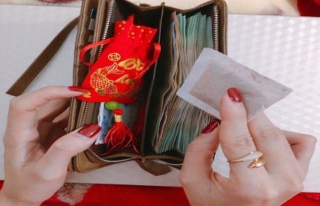 Mùng 2 Tết: Mở ví theo 3 cách này, cả năm tiền bạc rủng rỉnh!