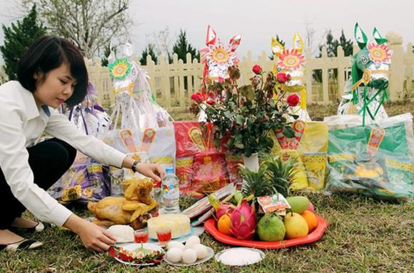 Ng&#x1B0;&#x1EDD;i x&#x1B0;a d&#x1EB7;n k&#x1EF9;: &#x27;&#x110;&#xF3;i &#x111;&#x1EBF;n &#x111;&#xE2;u c&#x169;ng &#x111;&#x1EEB;ng &#x103;n &#x111;&#x1ED3; c&#xFA;ng &#x1EDF; m&#x1ED9;&#x27;, t&#x1EA1;i sao?