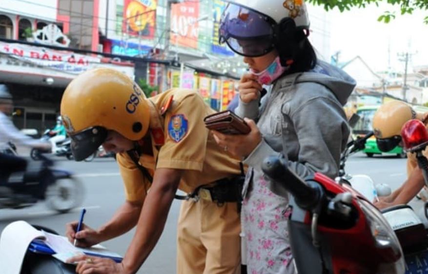 Thực hư về việc mua xe cũ không sang tên sẽ bị thu hồi đăng ký xe