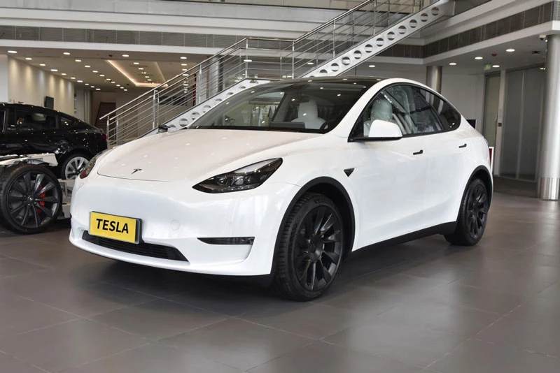 Tesla Model Y xếp thứ 2.