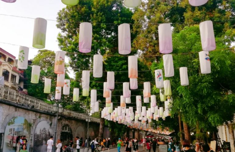 Phát triển văn hóa, nếp sống văn minh để phát triển bền vững