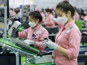 Cần cú hích để doanh nghiệp nội thoát bóng FDI trong xuất khẩu