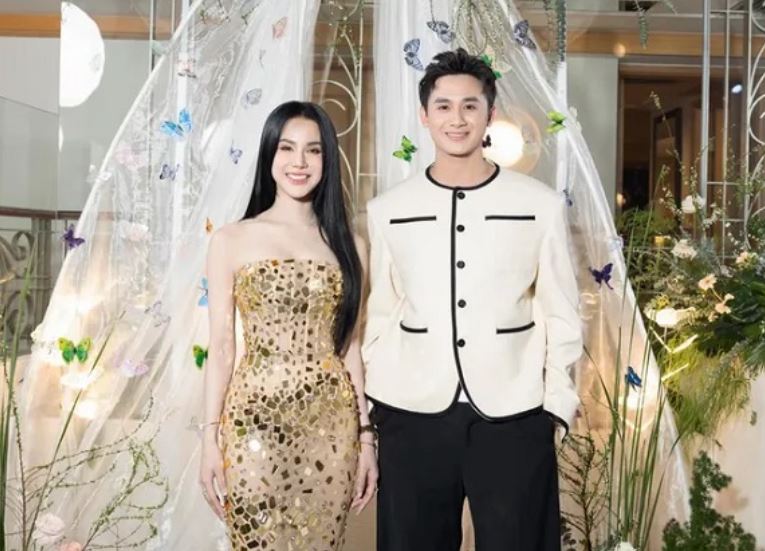 Rần rần khoảnh khắc Diệp Lâm Anh du xuân đầu năm cùng bạn trai tin đồn kém 11 tuổi