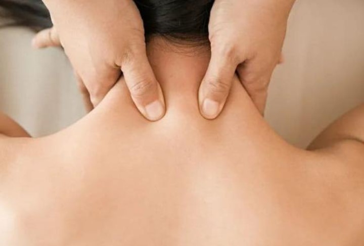 Massage cổ có gây nhồi máu não không? Lời khuyên của chuyên gia: 7 kiểu người này không phù hợp để massage