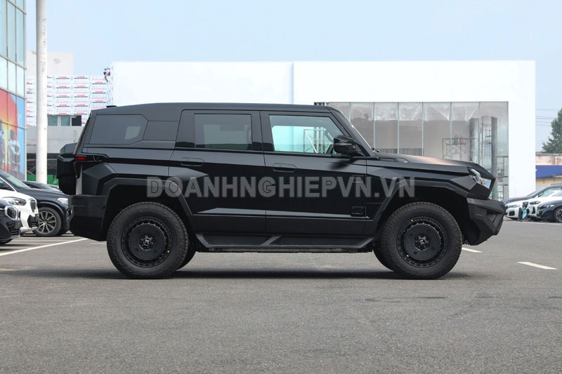 SUV địa hình ‘chất’ hơn Mercedes-Benz G63, công suất 1.088 mã lực, giá gần 2,1 tỷ đồng