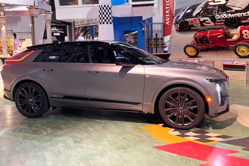 SUV công suất 615 mã lực, nội thất siêu sang, giá hơn 1,9 tỷ đồng