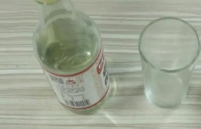 Mẹo hay từ giấm trắng và đường phèn, 'vị cứu tinh' cho nhiều rắc rối trong nhà, dễ làm, hiệu quả, ai cũng nên biết