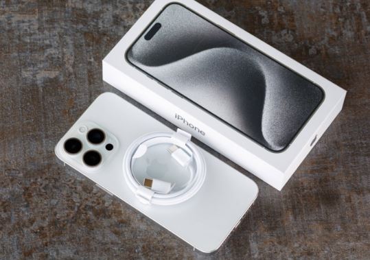 Bảng giá iPhone 15 chính hãng mới nhất tháng 2: iPhone 15 rẻ chưa từng có, iPhone 15 Pro Max giảm kỷ lục cả chục triệu