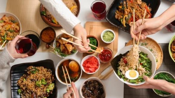 Ng&#x1B0;&#x1EDD;i x&#x1B0;a c&#x103;n d&#x1EB7;n: &#x27;3 lo&#x1EA1;i b&#xE1;t kh&#xF4;ng b&#x1B0;ng, 3 lo&#x1EA1;i ti&#x1EC1;n kh&#xF4;ng ki&#x1EBF;m, 3 lo&#x1EA1;i n&#x1EE3; kh&#xF4;ng m&#x1EAF;c&#x27; n&#x1EBF;u mu&#x1ED1;n &#x111;&#x1EC3; ph&#xFA;c nhi&#x1EC1;u &#x111;&#x1EDD;i