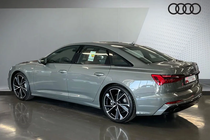 Audi A6 xếp thứ 2.