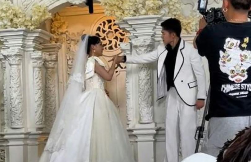 Đang làm lễ cưới thì chú rể phát hiện bị 'cắm sừng' liền song phi đạp ngã cô dâu và đòi hủy hôn