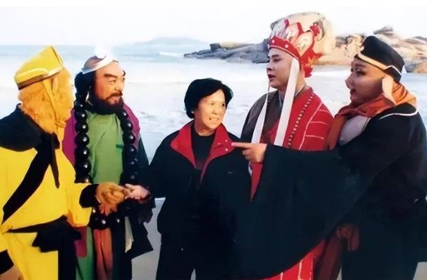 Vén màn bí mật Tây Du Ký sau 40 năm, cả tỷ người giờ mới biết: Tôn Ngộ Không uống thứ này thay nước!