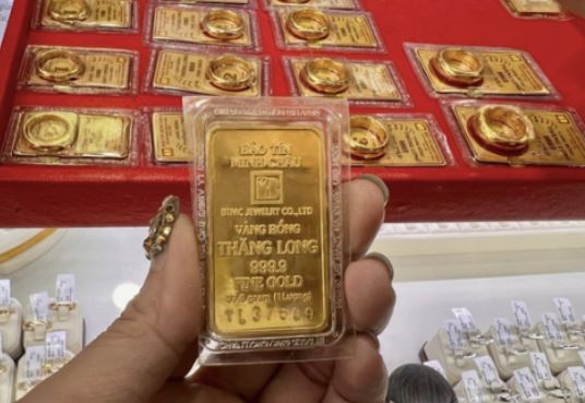 Sắp tới ngày vía Thần tài, người dân nên mua vàng nhẫn hay vàng miếng để thu hút tài lộc, may mắn?