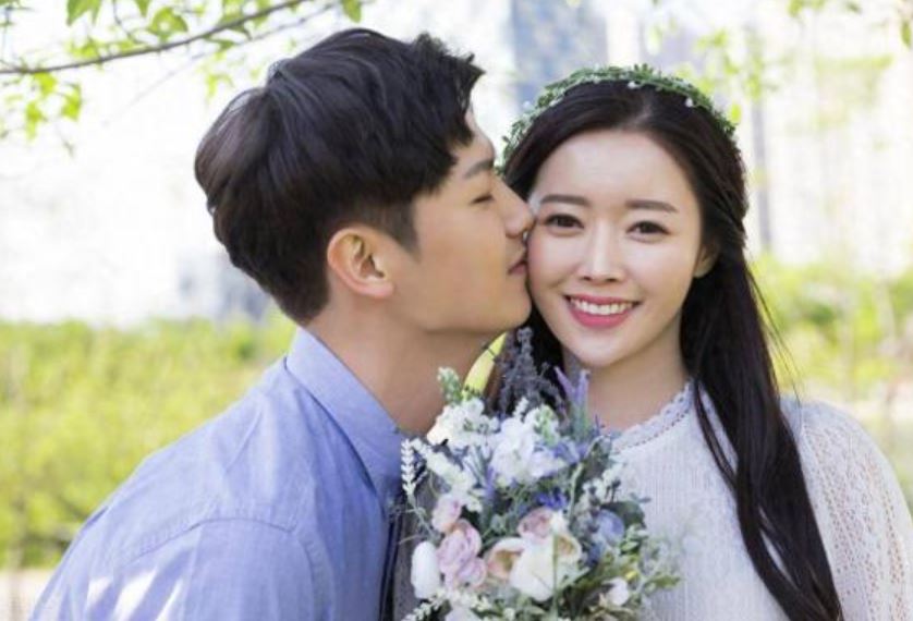 Tôi 35 tuổi, kết hôn lần thứ hai với mối tình đầu, đêm tân hôn cô ấy làm tôi sợ đến mức không nói nên lời