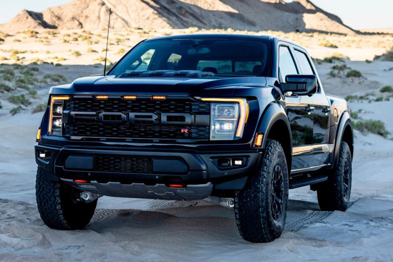 Top 10 xe bán tải 'ăn khách' nhất thế giới năm 2024: Toyota Hilux cho Ford Ranger ‘hít khói’