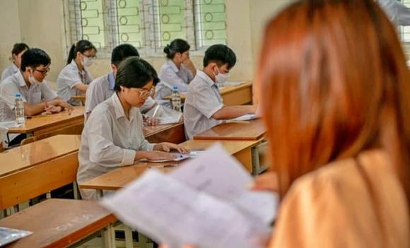 Thu tiền học sinh sai quy định, giáo viên có thể bị phạt tù