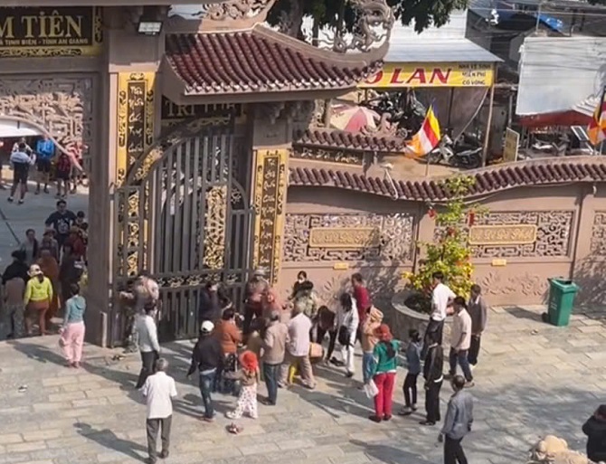 An Giang: Điều tra nhóm người dàn cảnh cướp giật tài sản tại chùa