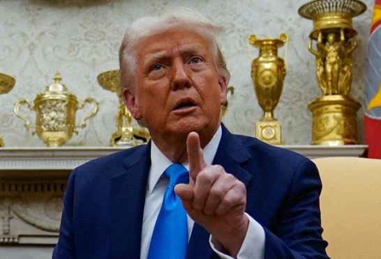 Tổng thống Donald Trump gay gắt đe dọa sẽ 'xóa sổ' một quốc gia nếu dám ám sát ông