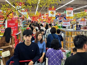 Tháng Tết: CPI tăng gần 1% do nhu cầu mua sắm cao