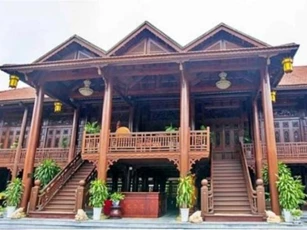 Ngôi nhà sàn gỗ lim 'khủng' nhất Việt Nam: Chi phí 200 tỷ, thuê hơn 10.000 công thợ, xây trong vòng 4 năm