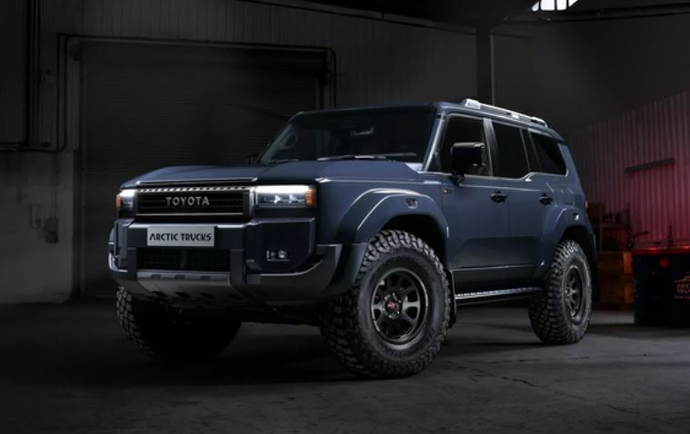 Cận cảnh Toyota Land Cruiser Prado độ thân rộng