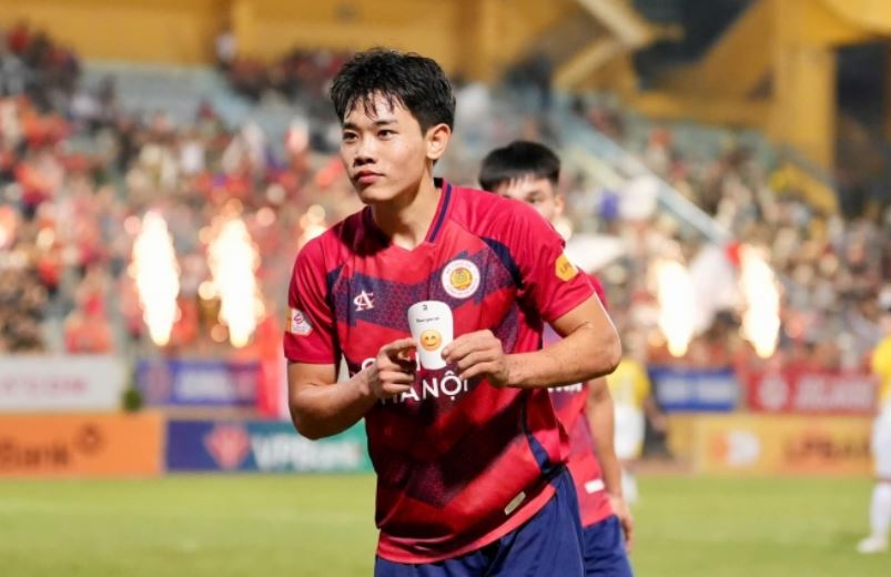 HLV Kim Sang-sik 'chấm' 3 cầu thủ CLB CAHN cho ĐT Việt Nam sau kỷ lục ở giải Đông Nam Á