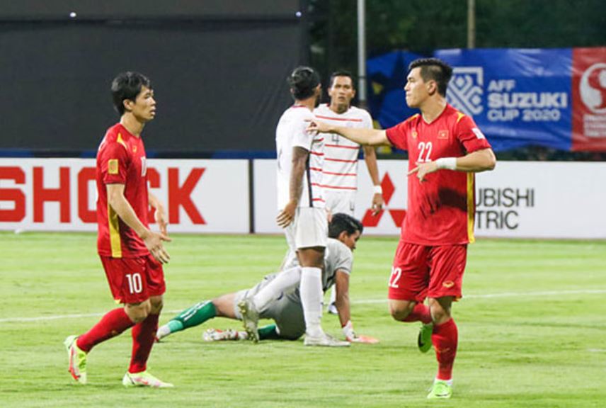 ĐT Việt Nam đá giao hữu với Campuchia