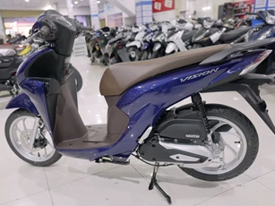 Cận cảnh Honda Vision 2025 màu xanh đen, giá 33,59 triệu đồng tại Việt Nam