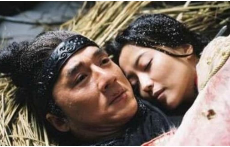 Tại sao trong phim ảnh, sau khi bị thương hay cảm lạnh, cả hai bên đều phải cởi bỏ y phục để giữ ấm cho nhau?