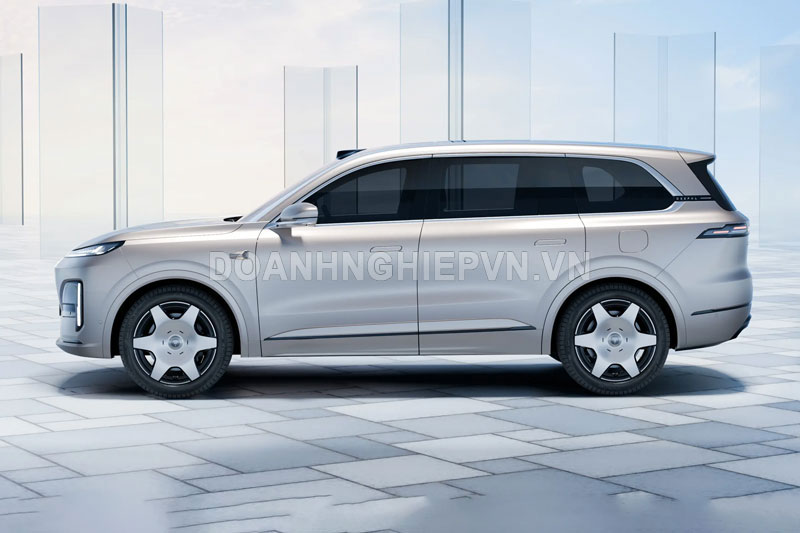 SUV hạng sang công suất 485 mã lực, di chuyển 180 km không cần đổ xăng, giá hơn 1,1 tỷ đồng