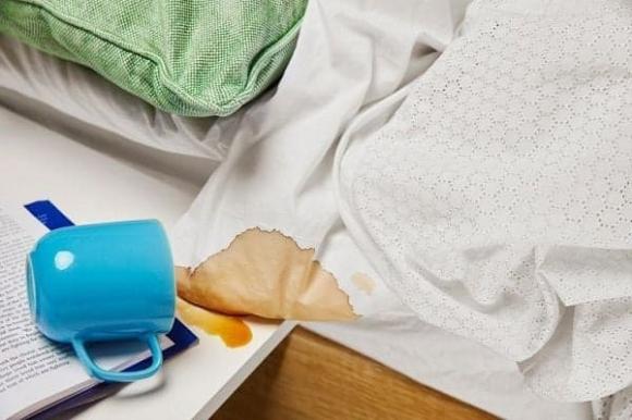 Giặt ga trải giường, hãy đổ một bát nước vào, dù bẩn đến đâu thì sau khi giặt vẫn sạch và mềm mại