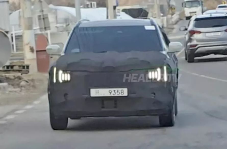 Kia Seltos thế hệ mới bị bắt gặp trên đường chạy thử, sẽ có thêm tùy chọn hybrid