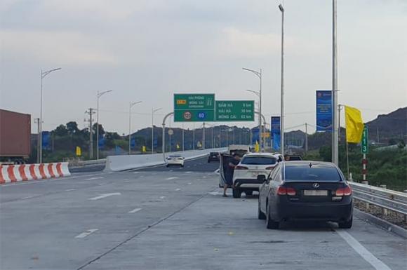 Không làm việc này khi dừng ô tô trên cao tốc sẽ bị phạt 12-14 triệu đồng