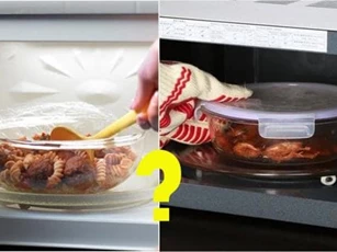 Cho hộp đồ ăn vào lò vi sóng nên đóng nắp hay mở nắp? Rất nhiều người hiện vẫn đang làm sai