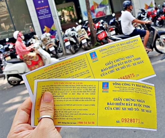 Mọi người chú ý mua bảo hiểm xe máy mà không làm việc này vẫn bị CSGT phạt như người không có