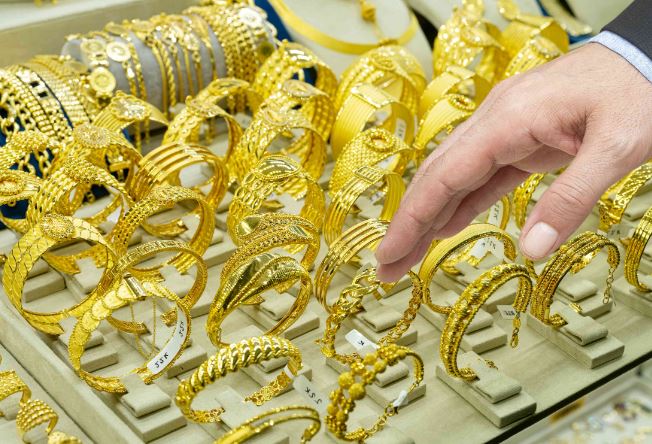 Trái đất sở hữu 60 nghìn tỷ tấn vàng, tương đương mỗi người trên hành tinh có thể sở hữu 7.000 tấn, vậy tại sao vàng vẫn luôn đắt đỏ đến vậy?