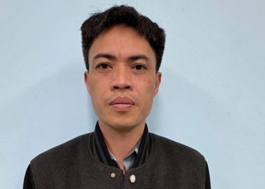 Tài xế Lexus đánh shipper chính thức lộ diện, CĐM sửng sốt vì lời khai và hình ảnh ở cơ quan công an