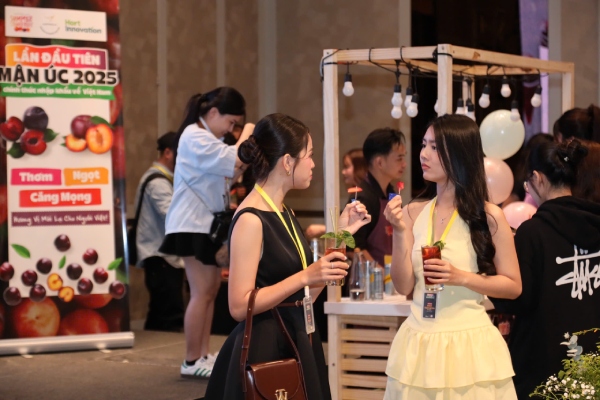 Mận Australia lần đầu ra mắt tại Việt Nam 