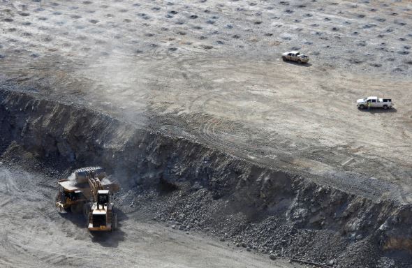 Quốc gia láng giềng Việt Nam tuyên bố phát hiện kho báu chứa hàng trăm triệu tấn "vàng đen" siêu hiếm, "giải độc đắc" giúp củng cố vị trí top 1 thế giới